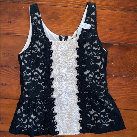 BKE lace top - Picture 1 of 2
